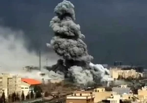 ویدیویی جدید از لحظه بمباران خیابان فردوسی در زمان جنگ ۴۰ روزه
