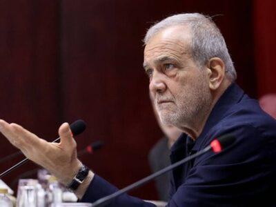 پزشکیان: مذاکرهکنندگان از سیاستهای تعیین شده رهبری عدول نمیکنند