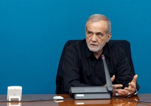 پزشکیان: با دشمن میجنگیم تا زیر بار ظلم نرویم